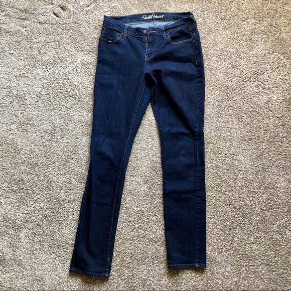 Old Navy Dark Wash Skinny Jeans - Picture 1 of 4